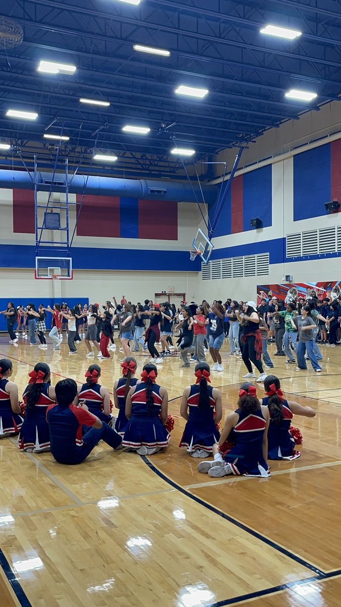 TRHS_VB's tweet photo. Congratulations to our very own @_SavannahH26 for winning yesterday’s pep rally game! Good luck to @TRRoughRiderFB today as we face East Central! 💙❤️🏈🏐 #RiderPride https://t.co/doWPrJ35Uk
