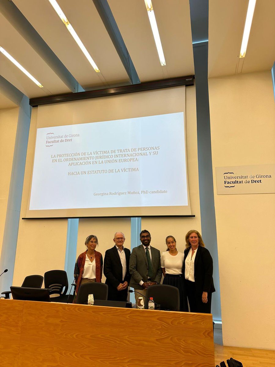 Mariona Illamola Dausà 🎗 (@marionaid) on Twitter photo Avui he tingut l’honor de formar part de la comissió avaluadora de la tesi doctoral de <a href="/georginarm_/">Georgina Rodríguez Muñoz</a> dirigida x <a href="/MirentxuJordana/">Mirentxu Jordana</a> Felicitats a les dues!, a <a href="/ADIP_UdG/">Dret Internacional Públic UdG</a> incorporem una magnífica nova doctora especialista en les víctimes de trata Avui he tingut l’honor de formar part de la comissió avaluadora de la tesi doctoral de <a href="/georginarm_/">Georgina Rodríguez Muñoz</a> dirigida x <a href="/MirentxuJordana/">Mirentxu Jordana</a> Felicitats a les dues!, a <a href="/ADIP_UdG/">Dret Internacional Públic UdG</a> incorporem una magnífica nova doctora especialista en les víctimes de trata