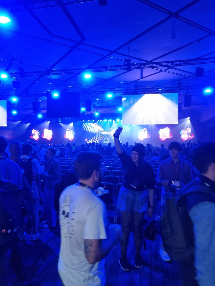 FireAtacck tweet media