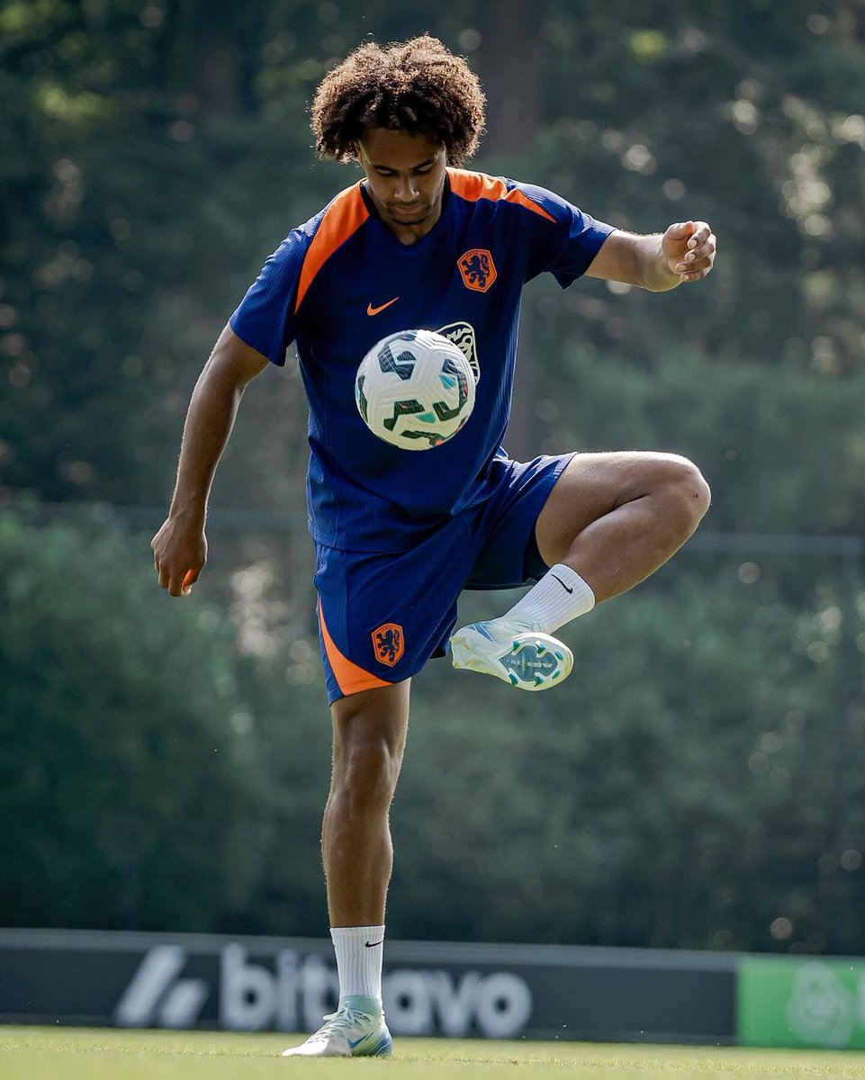 UtdFaithfuls's tweet photo. 📸 - Zirkzee in training! 🇳🇱 https://t.co/CHvVsCBZQC