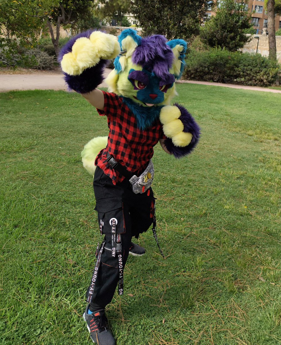 Finally #FursuitFriday !

Our cat is geting ready to be sell at EF28.