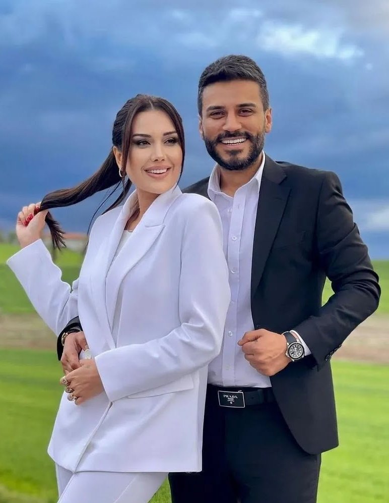 Distastemoment's tweet image. 🇹🇷 Bu floodda size Türk devletini tanıtacağım:

Milyonlarca TL vurgun yapan Dilan - Engin Polat 10 ayda tahliye oldu

//

Baklava çalan çocuklar 19 ay hapis yattı...