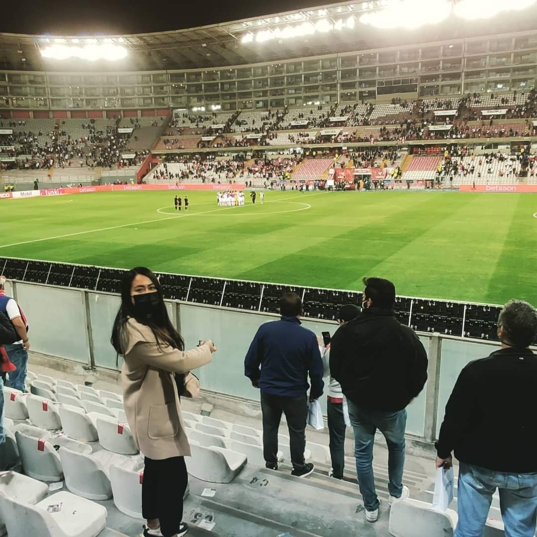 Lesveinte's tweet photo. @MovistarDeporPe Alentando siempre, esta de la era pandémica 🇵🇪🇵🇪🇵🇪! https://t.co/HTZSDFVTys