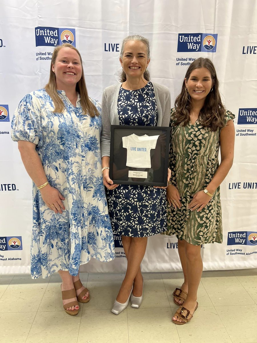 ALPowerFdn's tweet image. We're thrilled to highlight and celebrate APSO volunteer Michelle McAndrews for her outstanding commitment to serving our communities 🎉 Recently honored with the Grove Hill's United Way Heart of Gold Award!

#PowerofGood #ConnectingWithCommunity