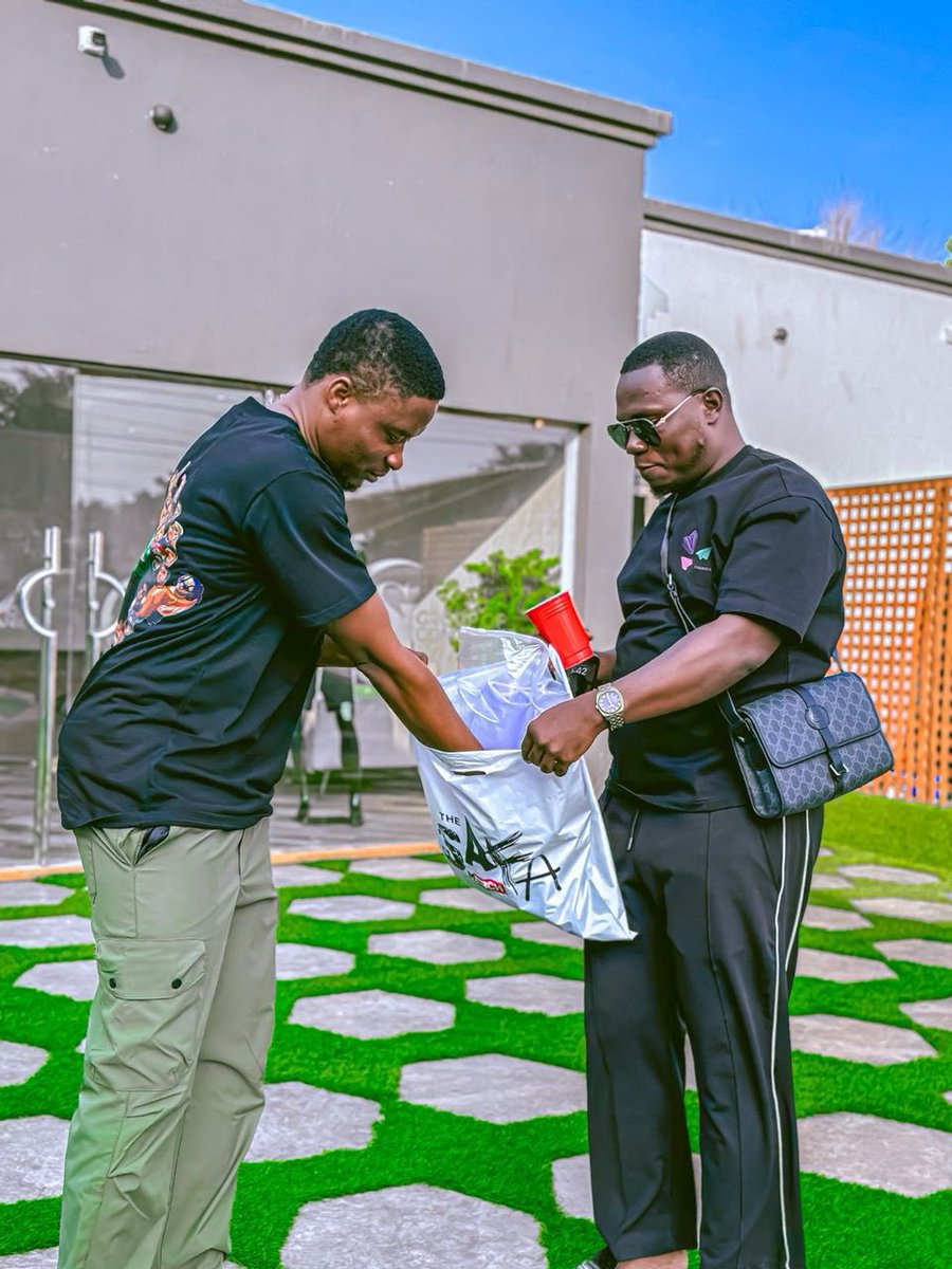 sambahflex's tweet image. SAFA Merchandise sales business is really booming. Big ups Solomon Ashong Juwaid Abdallah Sika… SAFA is really coming 🔥🔥🔥