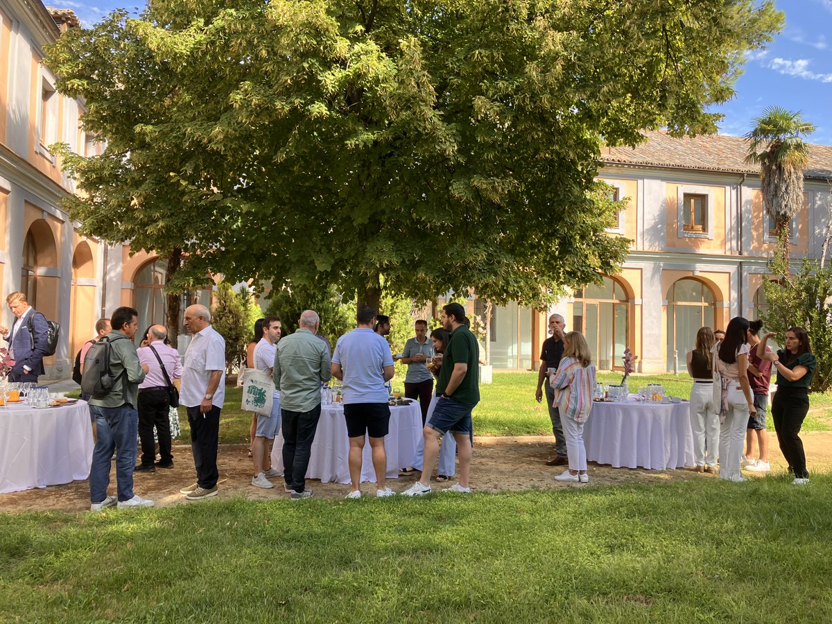 MatMolToledo (@moltoledo) on Twitter photo Hoy celebramos el 1er Symposium de Nanociencia y Nanotecnología del INAMOL con charlas de nuestro grupo <a href="/MolToledo/">MatMolToledo</a> y resto de integrantes de nuestro Instituto!
Gracias a <a href="/PdlCruz07/">PdlCruz</a> y BoyKo por la excelente organización. Enhorabuena a todos! 🙌
<a href="/MAmbBioquimUCLM/">Facultad CC. Ambientales y Bioquímica - UCLM 🥼🥾</a> <a href="/uclm_es/">Universidad de Castilla-La Mancha</a> Hoy celebramos el 1er Symposium de Nanociencia y Nanotecnología del INAMOL con charlas de nuestro grupo <a href="/MolToledo/">MatMolToledo</a> y resto de integrantes de nuestro Instituto!
Gracias a <a href="/PdlCruz07/">PdlCruz</a> y BoyKo por la excelente organización. Enhorabuena a todos! 🙌
<a href="/MAmbBioquimUCLM/">Facultad CC. Ambientales y Bioquímica - UCLM 🥼🥾</a> <a href="/uclm_es/">Universidad de Castilla-La Mancha</a>