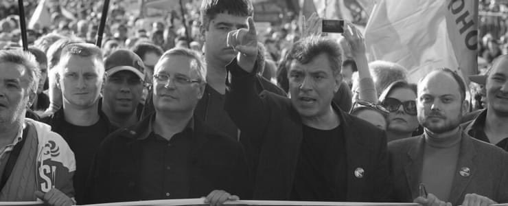 Vladimir Kara-Murza (@vkaramurza) on Twitter photo Ten years ago today, 21 September 2014, Moscow. The March of Peace against the war in Ukraine, organised by Boris Nemtsov. Tens of thousands of people on the Boulevard Ring with the slogan “Peace to Ukraine, freedom to Russia!”
One day, I know, those words will become a reality. Ten years ago today, 21 September 2014, Moscow. The March of Peace against the war in Ukraine, organised by Boris Nemtsov. Tens of thousands of people on the Boulevard Ring with the slogan “Peace to Ukraine, freedom to Russia!”
One day, I know, those words will become a reality.