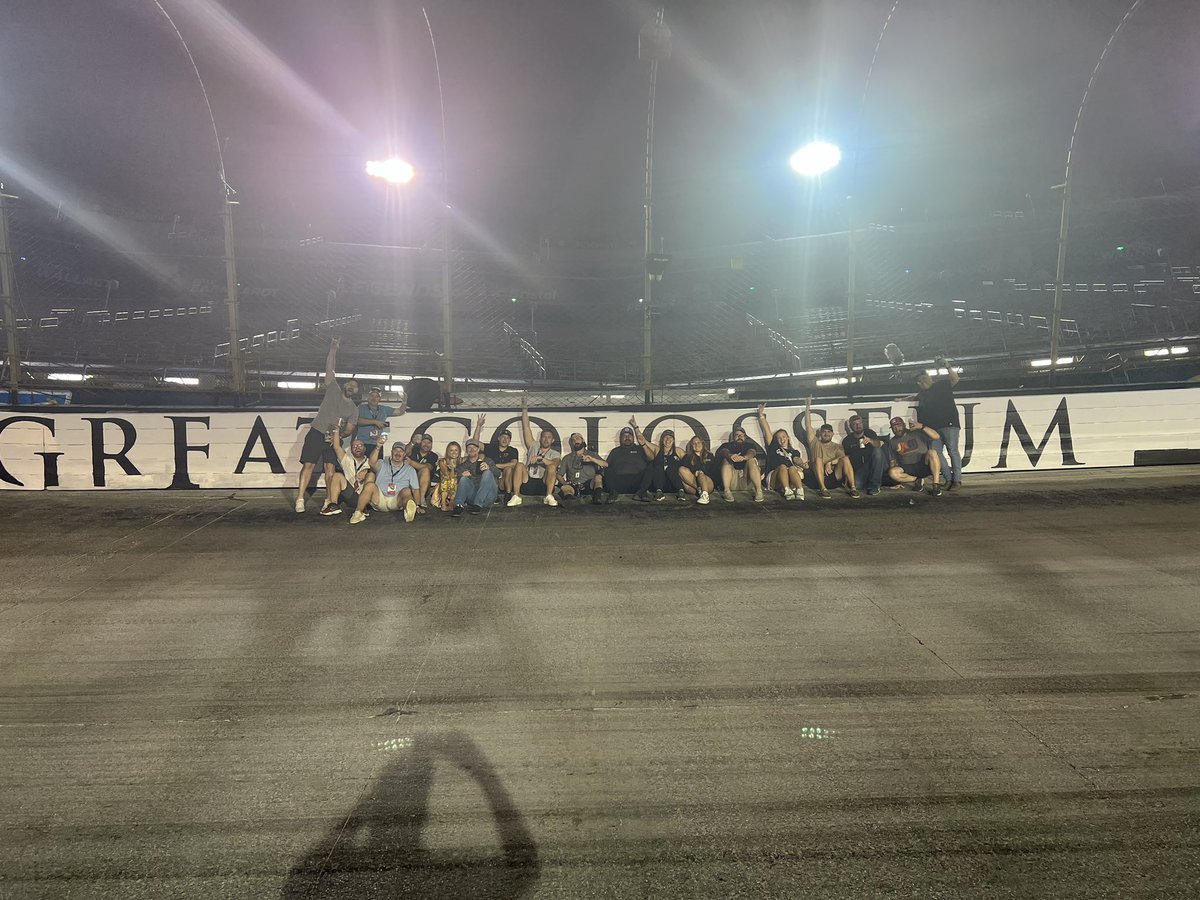 DaleJr's tweet image. 1am a bunch of us were still enjoying the high banks of @ItsBristolBaby