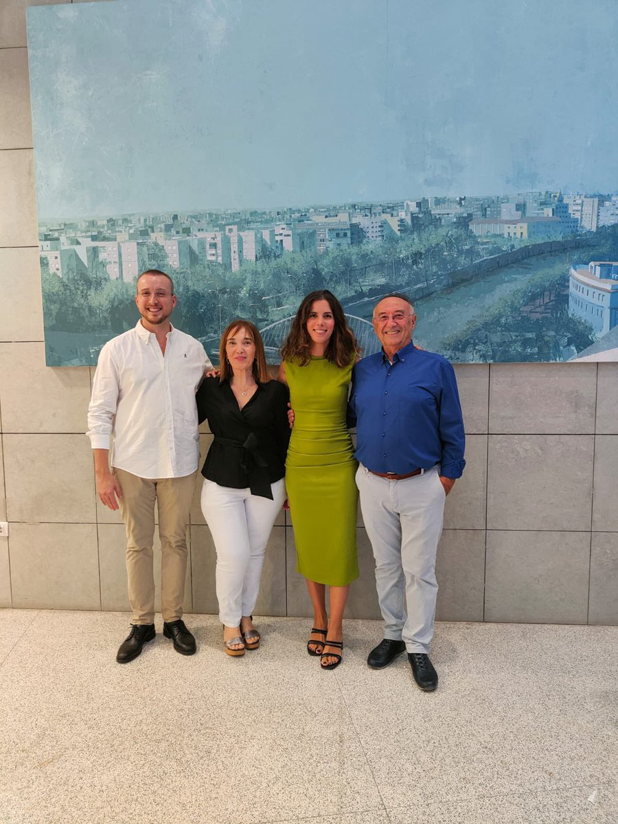 📢Nuestros peques 👶se hacen mayores 🧑‍⚕️👩🏽‍⚕️Estamos muy orgullosos de ellos!!!! 💖💖Grandes profesionales!!! 🏥Felicidadeeesss!!! 🎊👏🏼👏🏼👏🏼 <a href="/Area7ReinaSofia/">Area7ReinaSofía</a> <a href="/BaezaAlcaraz/">Ángel Baeza Alcaraz</a> <a href="/DrPabloEspinosa/">Pablo Espinosa Rodríguez</a> <a href="/CDocencia_HGURS/">CDocencia_HGURS</a>