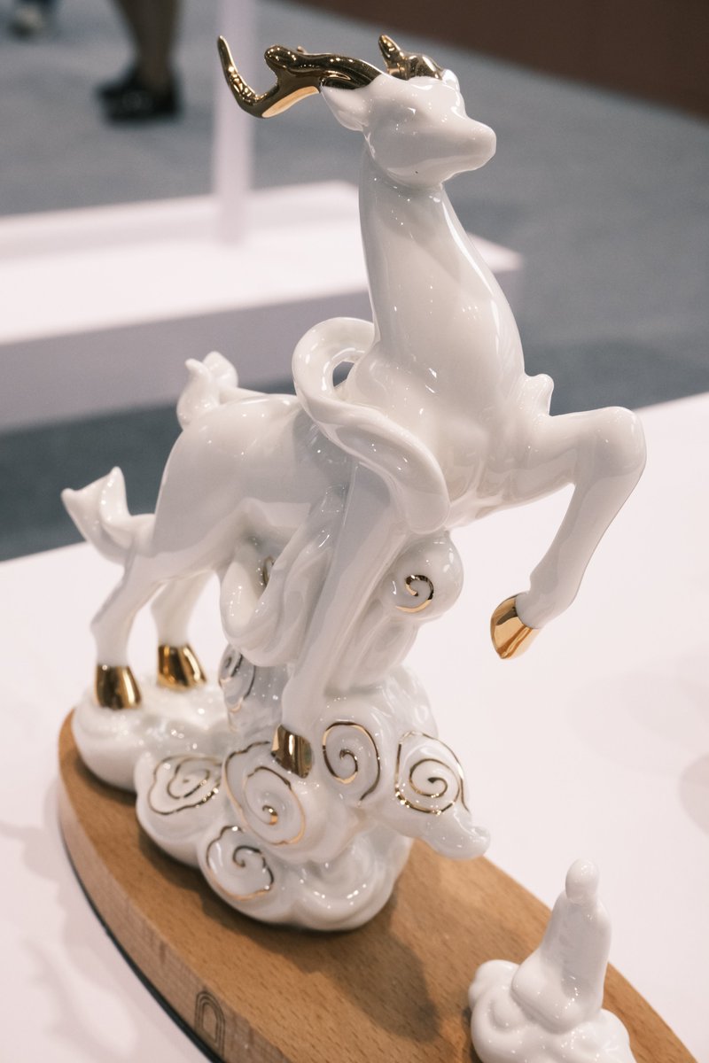 HolaFujian's tweet photo. Nine-color deer symbolizes auspiciousness, peace and happiness! Gansu Dunhuang cultural Expo all kinds of nine-color deer ~You'll get lucky if you see it!
#China #Gansu #Dunhuang #SRDICE #InternationalGansu #SRDICEinGansu @SRDICEinChina @HiDunhuang @ExploreGansu @HiGansu @discover_gansu