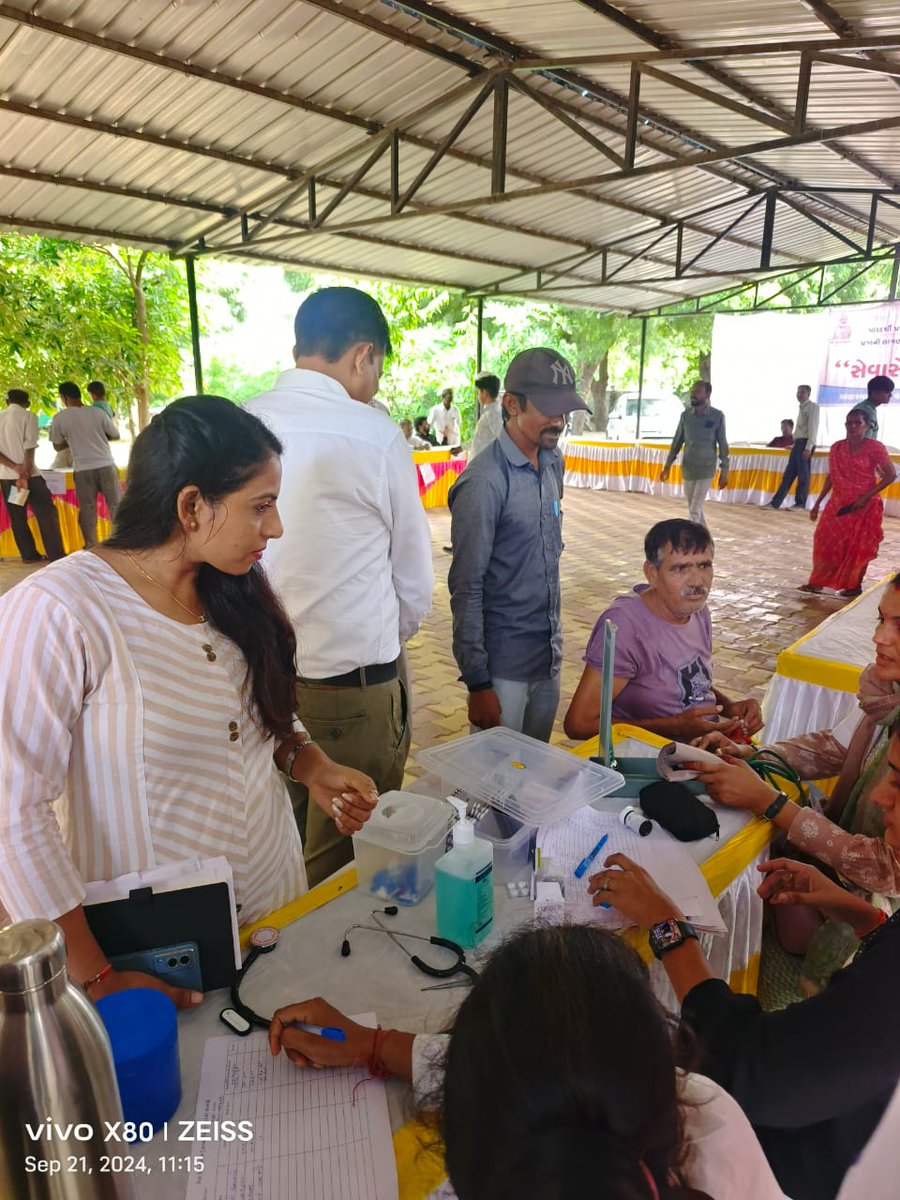 આજરોજ ચાણસ્મા તાલુકાના ખારાધરવા ગામે તાલુકા વિકાસ અધિકારીશ્રી, વિસ્તરણ અધિકારી પંચાયત, વહીવટદારશ્રી, તલાટી કમ મંત્રીશ્રીની હાજરીમાં લોકોની લાગણી માંગણી અપેક્ષા પૂર્ણ કરવા સેવા સેતુ કાર્યક્રમ કરવામાં આવ્યો. <a href="/CMOGuj/">CMO Gujarat</a> <a href="/InfoGujarat/">Gujarat Information</a> <a href="/DDO_PATAN/">DDO PATAN</a> <a href="/Chanasmatdo/">Taluka Devlopment Officer Chanasma</a>