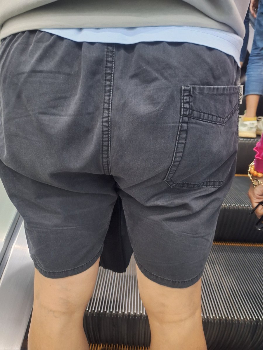 amazing_epoy's tweet photo. Medyo baggy lang ang shorts ni pare, pero hindi naman yan ang magiging outline nyan kung hindi rin talaga matambok yung nasa loob hahaha 🍑🍑🍑
#AlterLipa goes to #AlterSM #WeGotItAllForYou #Public https://t.co/FylfImGBMC