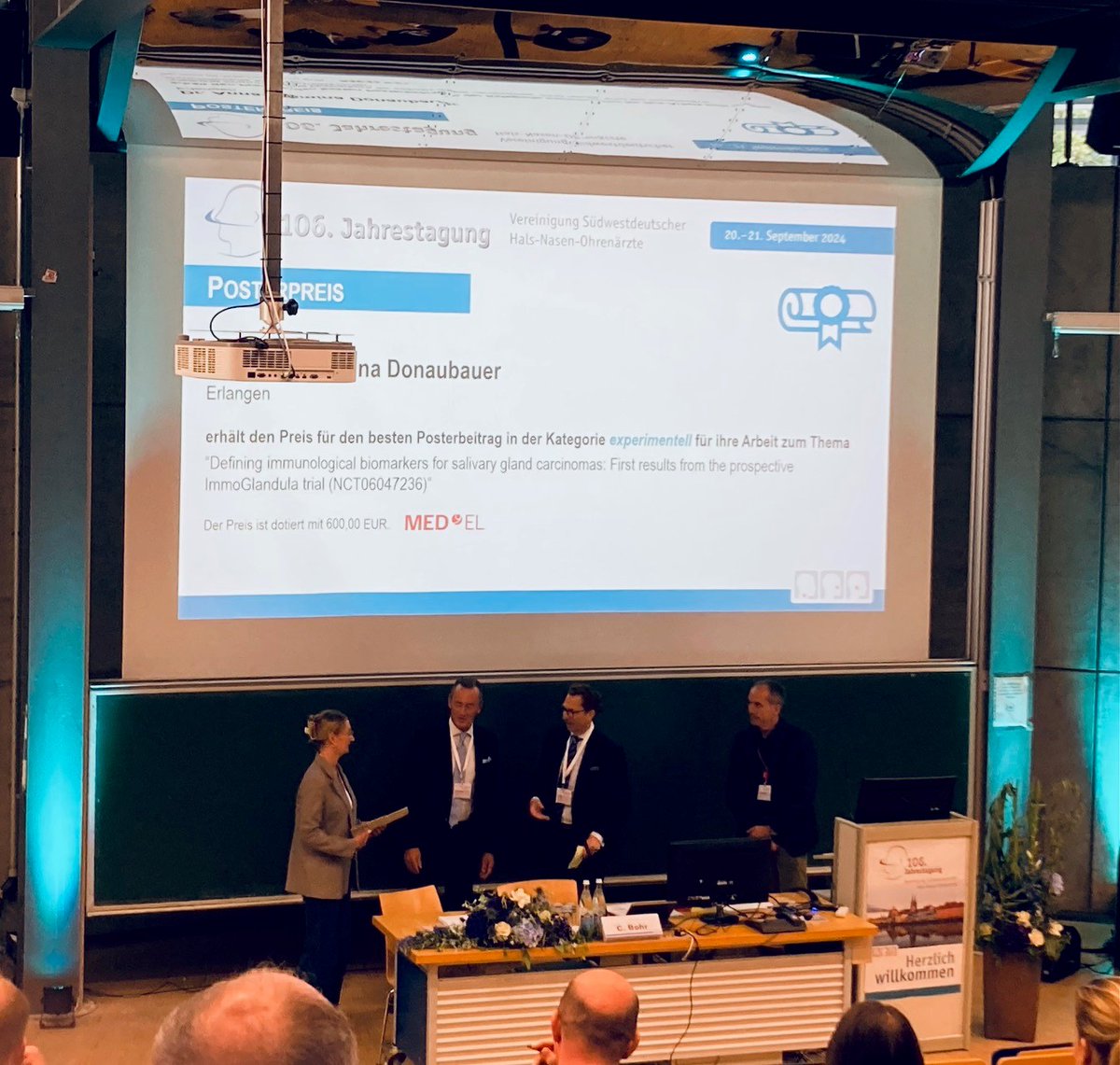 translatradbio's tweet photo. Congratulations to our PostDoc Anna @translatradbio @UniFAU. She won the price for the best poster at the 106. HNO südwest meeting @OTH_Regensburg @uni_regensburg  @presse_ukr  from @medel for our ImmoGlandula trial https://t.co/5j0ZFaYkW3 https://t.co/r2f84aS00m