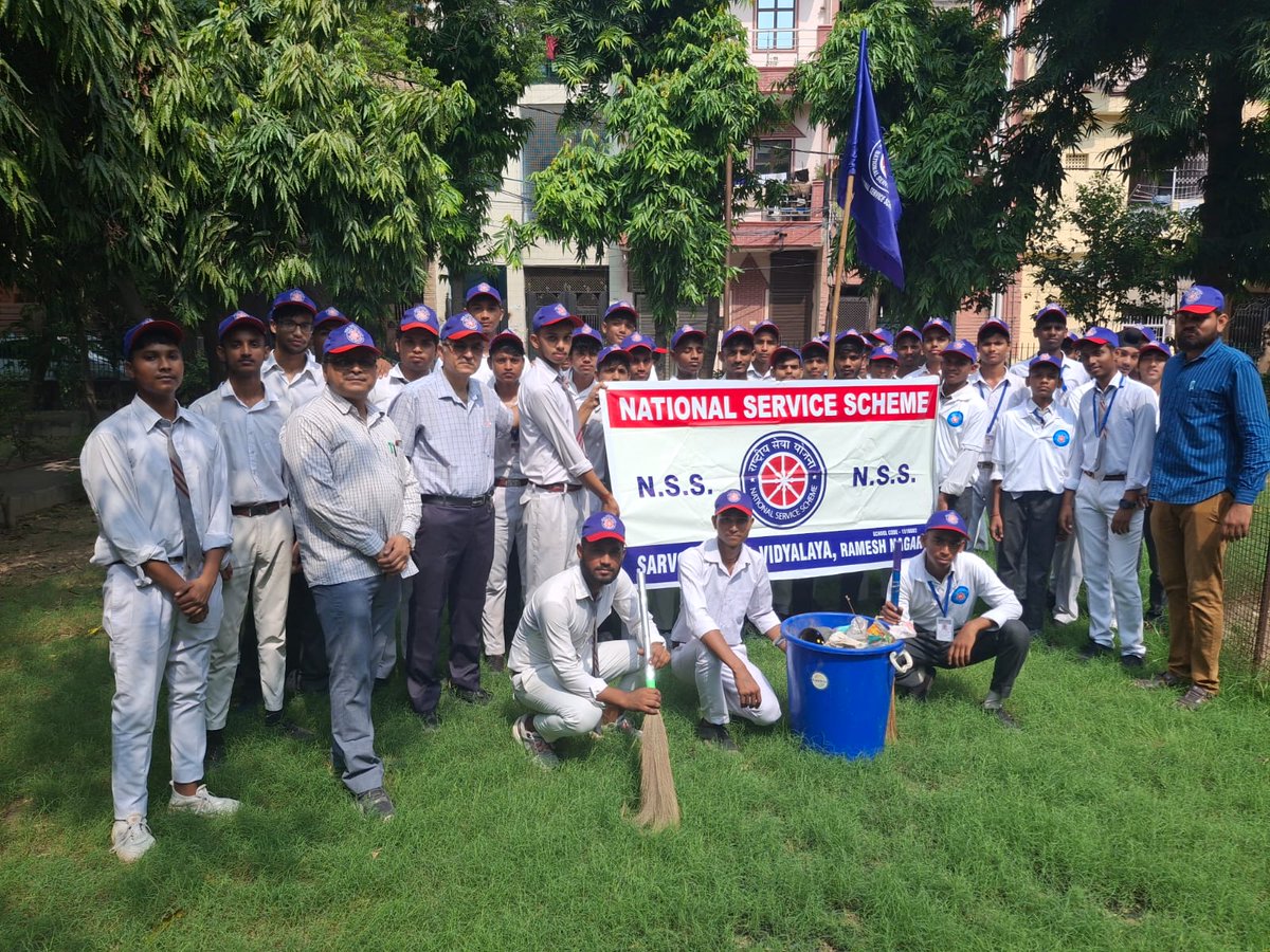 GSBV Ramesh Nagar 1516002- के NSS वालंटियर 'स्वच्छता ही सेवा है ' अभियान पखवाड़े की भावना को धारण करते हुए अपने विद्यालय परिसर, पड़ोस के सामुदायिक स्थानों एवं पार्क की सफाई के लिए निकल पड़े। 'शिक्षा समाज के लिए हो' की चेतना के साथ! 
<a href="/_NSSIndia/">NSS India</a> <a href="/Dir_Education/">DIRECTORATE OF EDUCATION Delhi</a>
