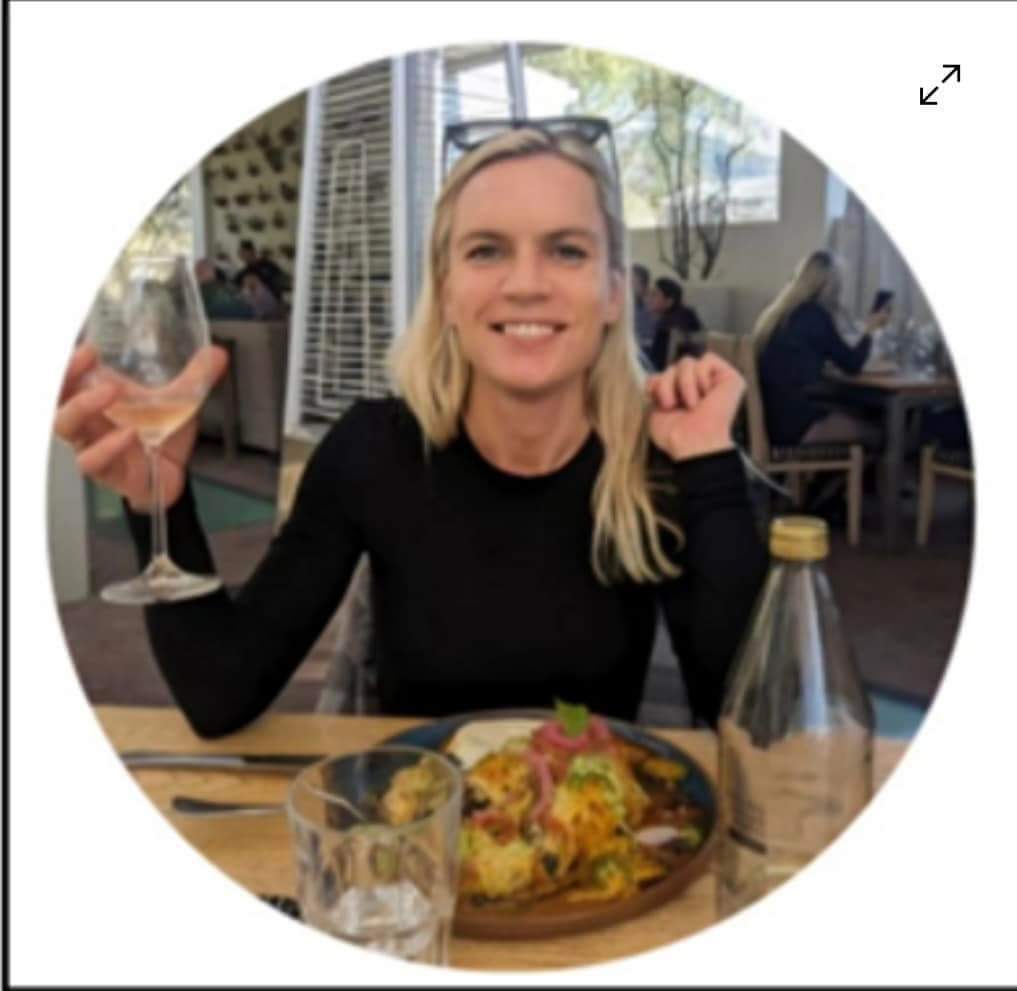 LeratoPillayZA's tweet image. ⚠️ Missing Person⚠️
Alize van der Merwe rented a white Toyota Fortuner (Registration: LX73KLGP) from Hertz Vehicle Hire and 
departed from East London, travelling alone on the N2 towards Umngazi Resort.

Her last communication with her family was around 11:30 on Friday when she…