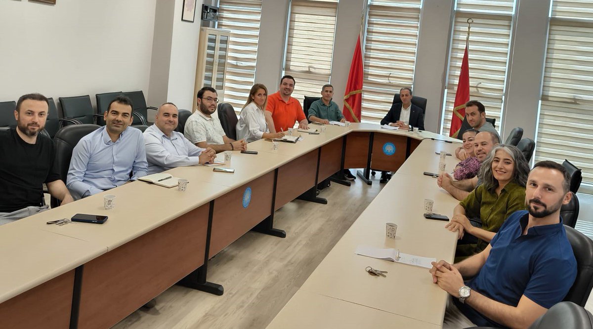 2024-2025 Eğitim-Öğretim dönemi ilk Akademik Kurul Toplantısı Dekanımız Prof. Dr. M. Nedim BAYUK başkanlığında 20.09.2024 tarihinde yapıldı. Yeni döneme ilişkin tüm hazırlıklar ve beklentiler öğretim elemanlarına aktarıldı. Öğretim elemanlarının talepleri ve önerileri alındı.