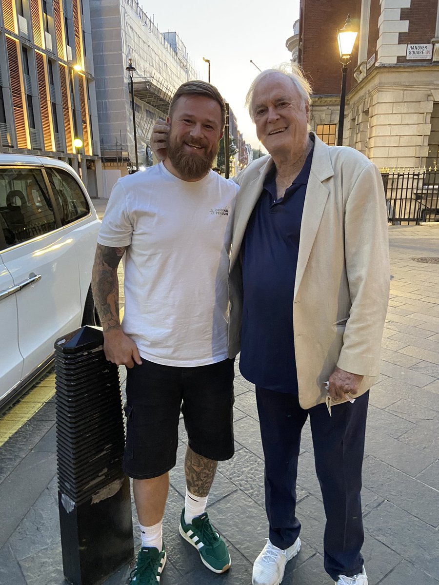 Crazy Ginger Cabbie tweet media