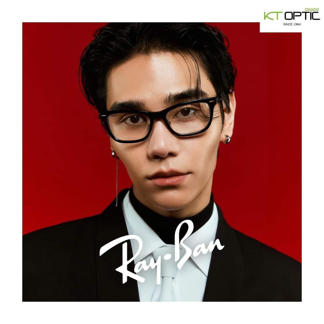 centralwestgate's tweet photo. เปิดตัวแล้วอย่างเป็นทางการกับ Rayban™️ Presenter คนแรกของประเทศไทยกับ คุณ “เจฟ ซาเตอร์” 🔥❤️
📍 ช้อปได้ที่ KTOPTIC ชั้น 2 เซ็นทรัล เวสต์เกต
#rayban #RayBanXJeffSatur #JEFFSatur
#TeamKTOPTIC #KTOPTIC #centralwestgate #เซ็นทรัลเวสต์เกต https://t.co/MNyhOvG8t1