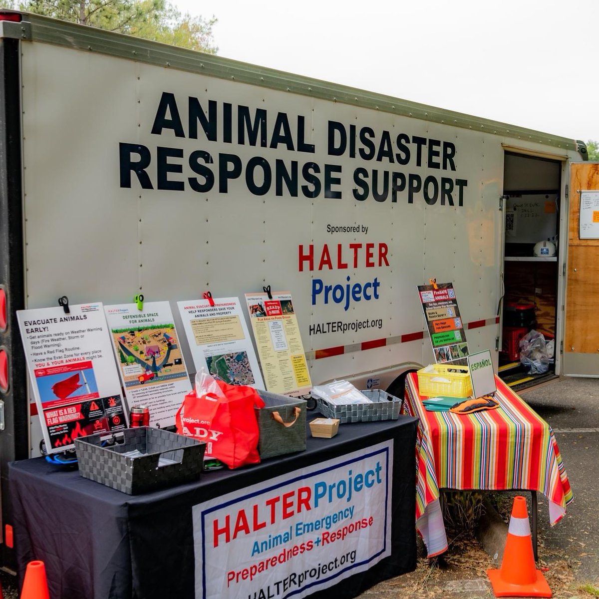 halterproject's tweet photo. On Sunday, Sept. 22, swing by Water Bark and meet Halter Project! September is National Preparedness Month, and we’ll be sharing valuable tips on how to be ready to evacuate with your pets.
https://t.co/KyopI8dpIo
#waterbark https://t.co/MUJQphR3SF