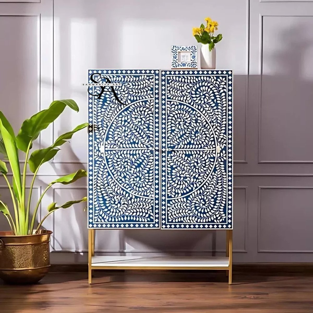 Vintage_Art099's tweet image. Bone Inlay Bar Cabinet, cupboard cabinetry Vine Pattern Living Room Furniture✨

Buy👇👇
sanwariyahomedecor.etsy.com/listing/178332…
Order Online | Free Door Delivery Worldwide | Customization Available 🌍
#BoneInlayBarCabinet 🍷 #cupboarddesign #vinepattern 🌿 #livingroomfurniture 🛋️