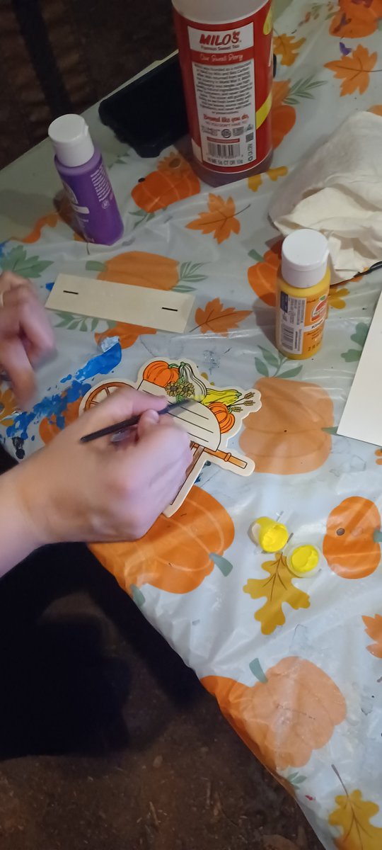 allykitty24's tweet photo. Fall activity #5 paint party for the kids. https://t.co/qfsMyvRL4q