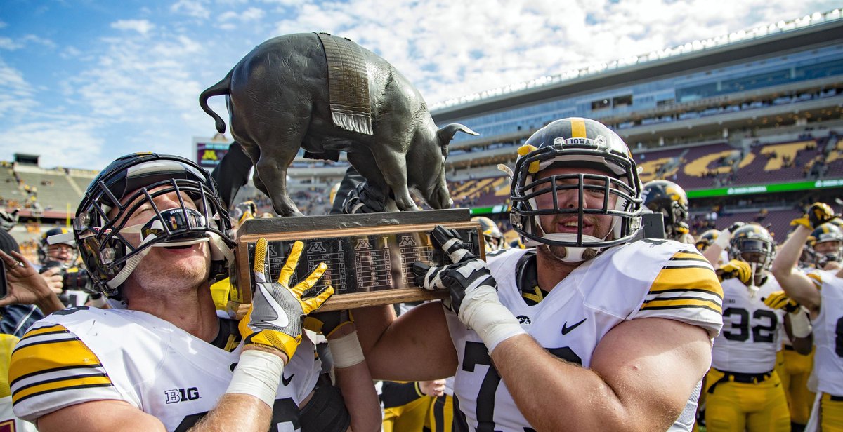 MountMcKeever's tweet photo. That Illinois-Nebraska game was fun and all but now it's time to focus on something that actually matters.
Floyd has been in captivity for 335 days.
Bring him home, safe.
#FreeFloyd
#SaveFloyd
#BringFloydHome https://t.co/1oAhM2hzKm