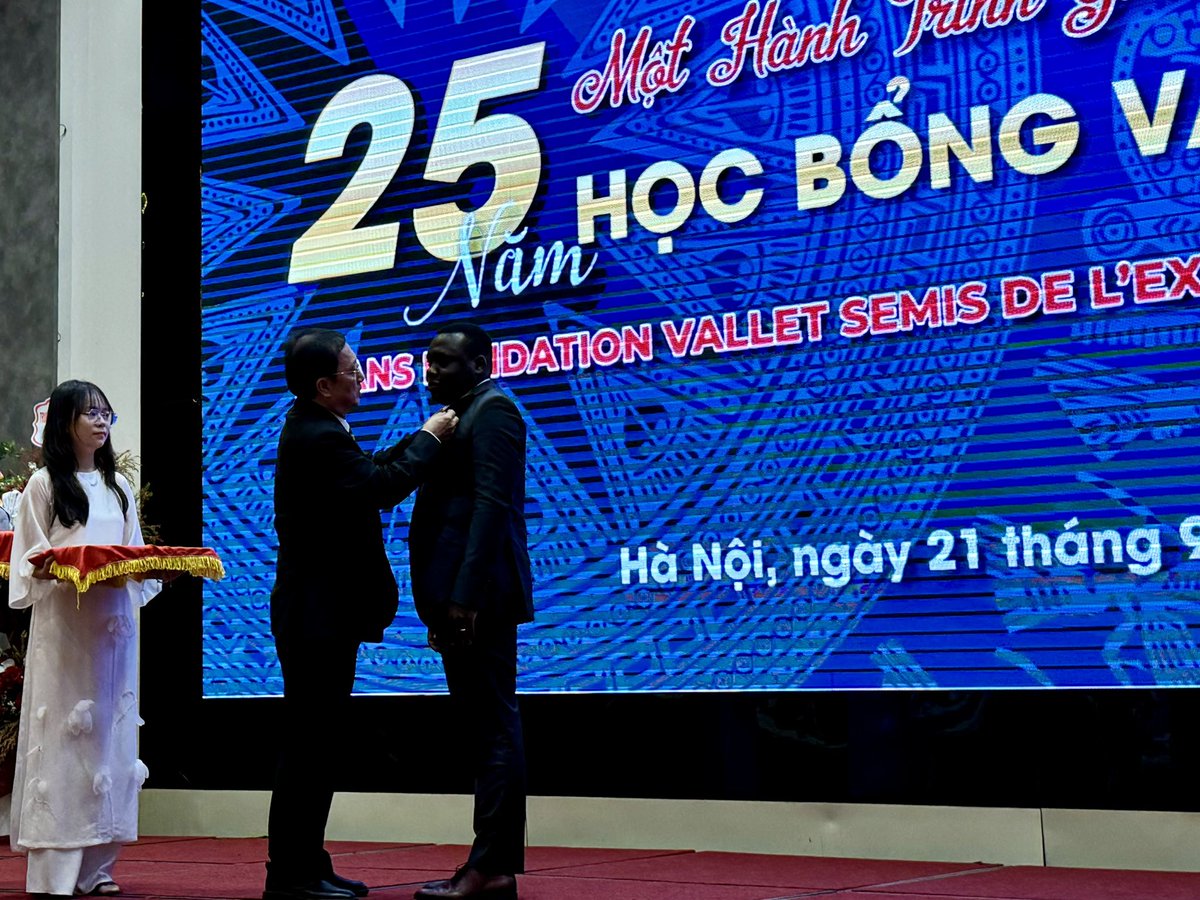 « Le bonheur est fait pour être partagé » 
25 ans de la <a href="/FondationVallet/">FondationVallet</a> 
50000 bourses d’excellence au Vietnam ❤️
14 bibliothèques au Vietnam et au Benin qui contribuent une source incommensurable de connaissances