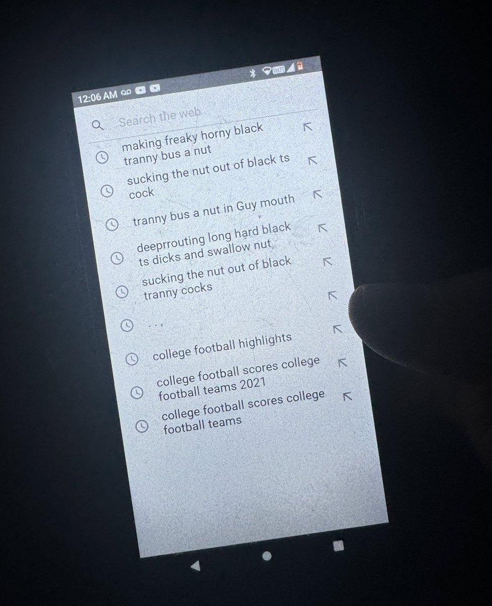 H4TESEX's tweet image. a cellphone i found on the ground