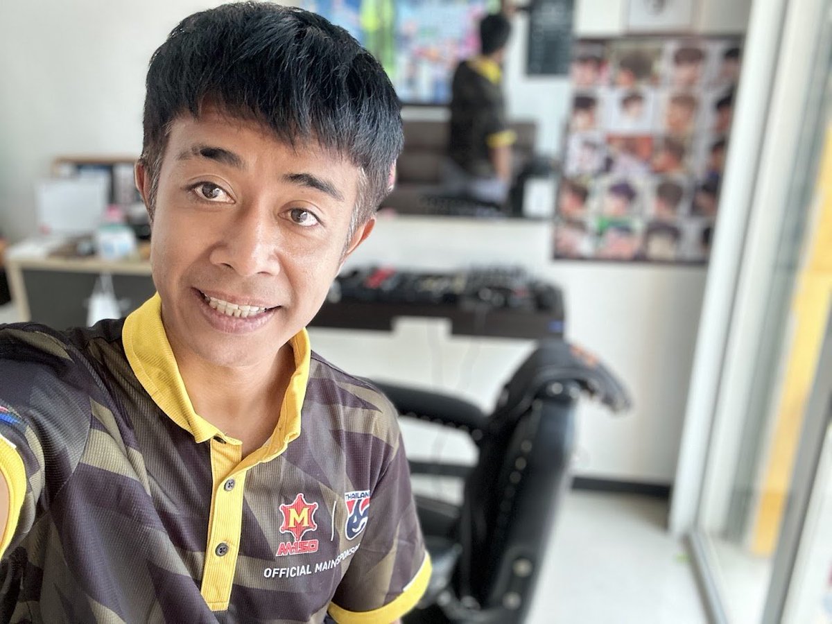 PannokBoy's tweet photo. อย่าเอาก้าวแรกของตัวเอง
ไปเปรียบเทียบกับ ก้าวที่ร้อยของคนอื่น
แค่ตัวเราเอง เก่งขึ้นกว่า เมื่อวาน ก็พอแล้ว❤️✌️ #สุราษฎร์ธานี https://t.co/1eUdAzjD1n