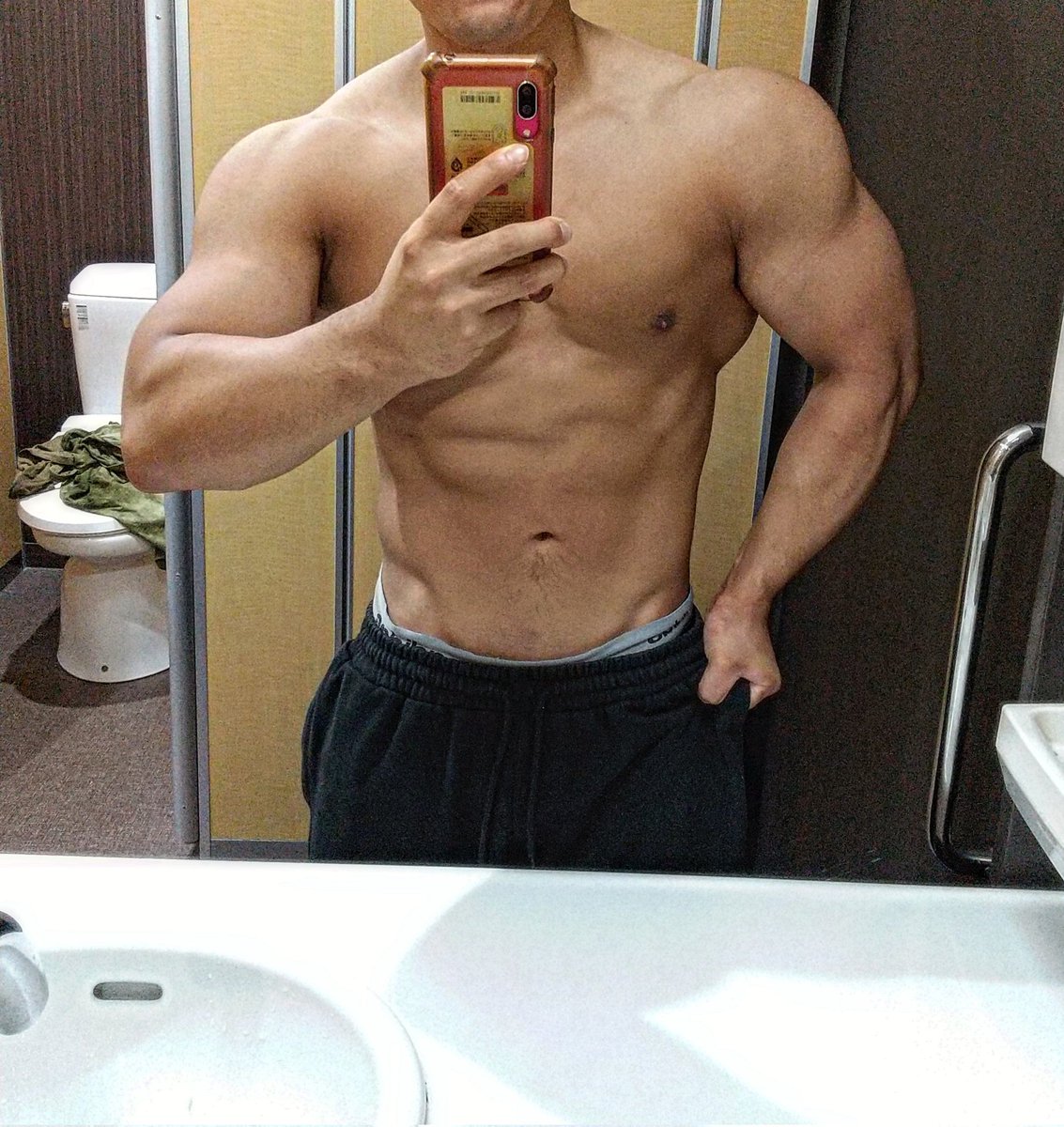 ギア4🔥

75.8kg☠️👿