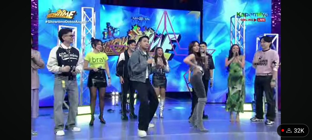 SelynjoyF's tweet photo. #KylineAlcantara  for it's showtime Twitter party baby girl ko @kyline_a3 
Bebe boy @michaelsager_ @ValdezKate_ https://t.co/j5slkmNhLQ
