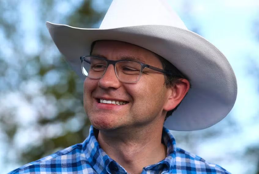 Canada is NOT broken. 🇨🇦

But like our planet, it is FRAGILE and must NEVER be put in the hands of a climate-change denying, Putin-abetted, liar &amp; hate-monger with no security clearance who prioritizes corporate tax cuts over things like healthcare &amp; education.

#NeverPoilievre