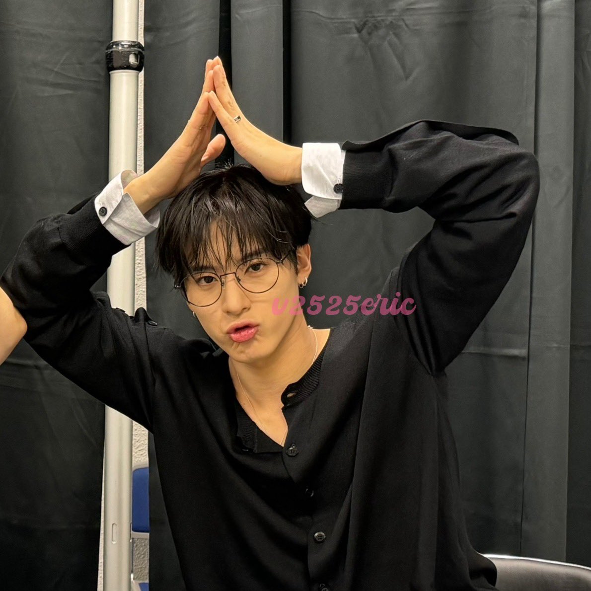 v2525eric's tweet photo. 20240921  #에릭 

ビッグユニコーン🦄(？)と🫳🏻o̴̶̷̤  ̫ o̴̶̷̤💭💖

#더보이즈 #ERIC #THEBOYZ #손영재 #エリック https://t.co/BIUrDvnprI
