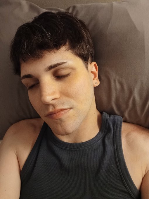 Yo wtf I just get to look like this https://t.co/WcnbUxbBTD