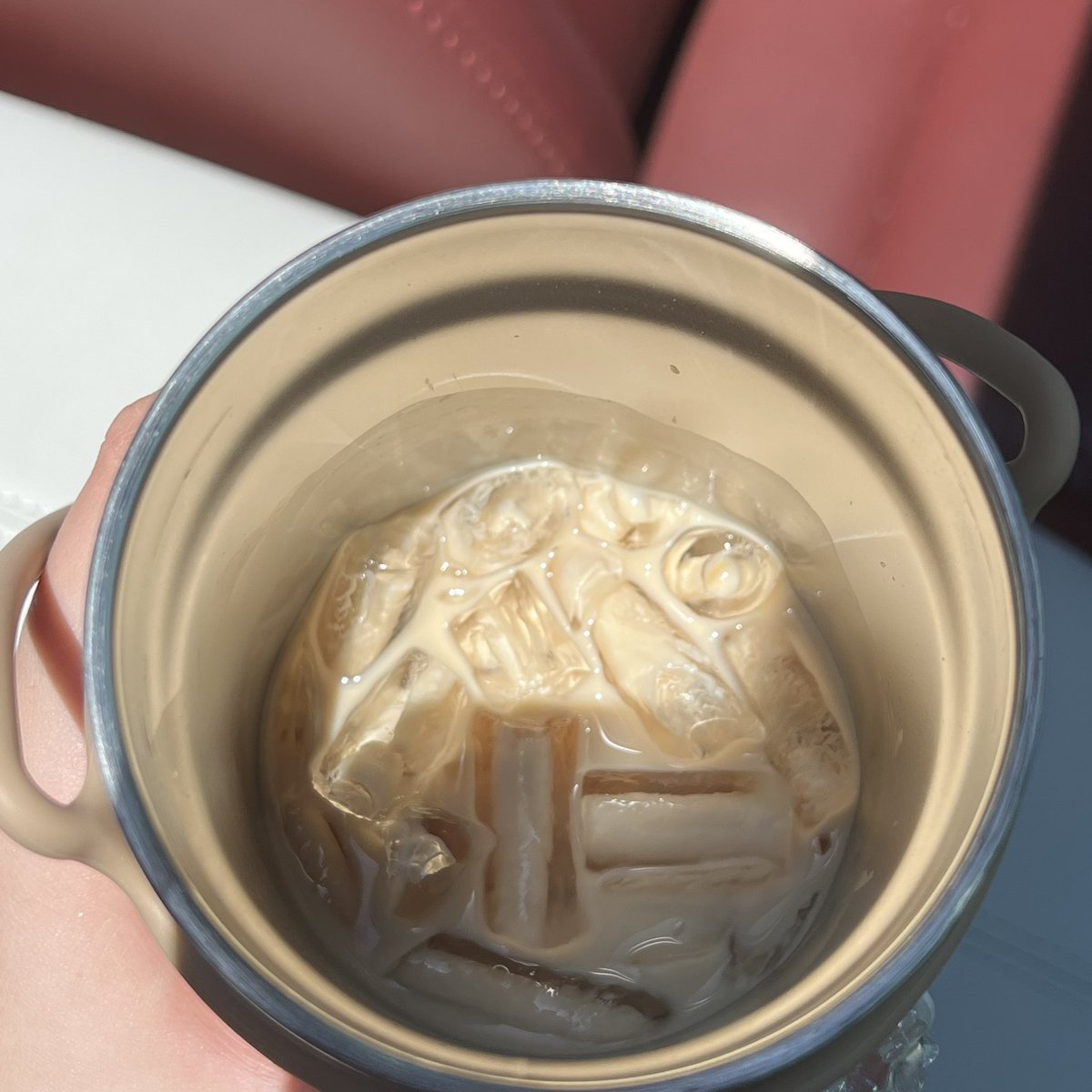 nchdaq's tweet image. Tyeso มีจะ 10 ใบละมั้ง ใช้ทั้งบ้าน แต่สองอันที่ชอบมาก อยู่กันมาหลายปี ทนมากกกกก เก็บอุณหภูมิ 9/10 เลยนะกับราคาหลักร้อย สีครีมมีหูหิ้วด้วยโคตรน่ารัก น้ำแข็งคืออยู่ได้ 8-9 ชมเลย เลิฟ มีหลายสีหลายแบบมากกกก ตอบโจทย์ทุกวัย ราคาน่ารัก🩴📧🍊
: s.shopee.co.th/10kJ5NjStT