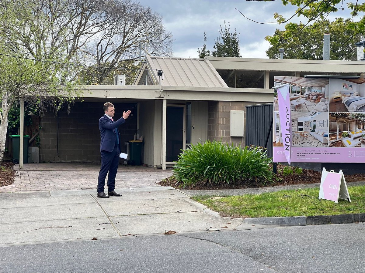woledgehatt's tweet photo. 120 Through Road Camberwell
#shelterrealestate
$1.7m opening bid
Quoted $1.8-1.9m
$1.9m on market 
$1.95m sold
#woledgehatt 
#melbre
#propertynews https://t.co/0AxJKkYB9q