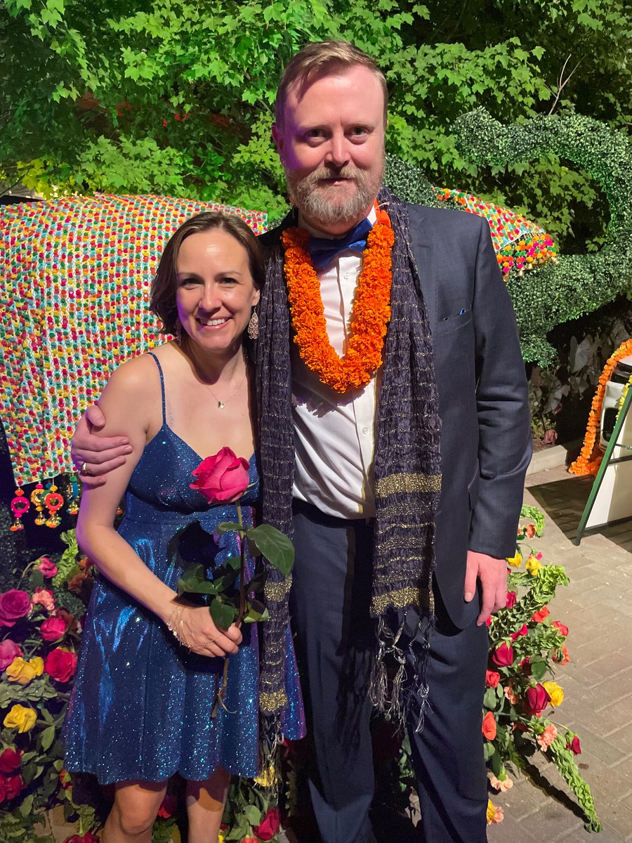 theloulabug's tweet photo. Zoofari at the Cincinnati Zoo. Great night! https://t.co/YouZQ0Gepg