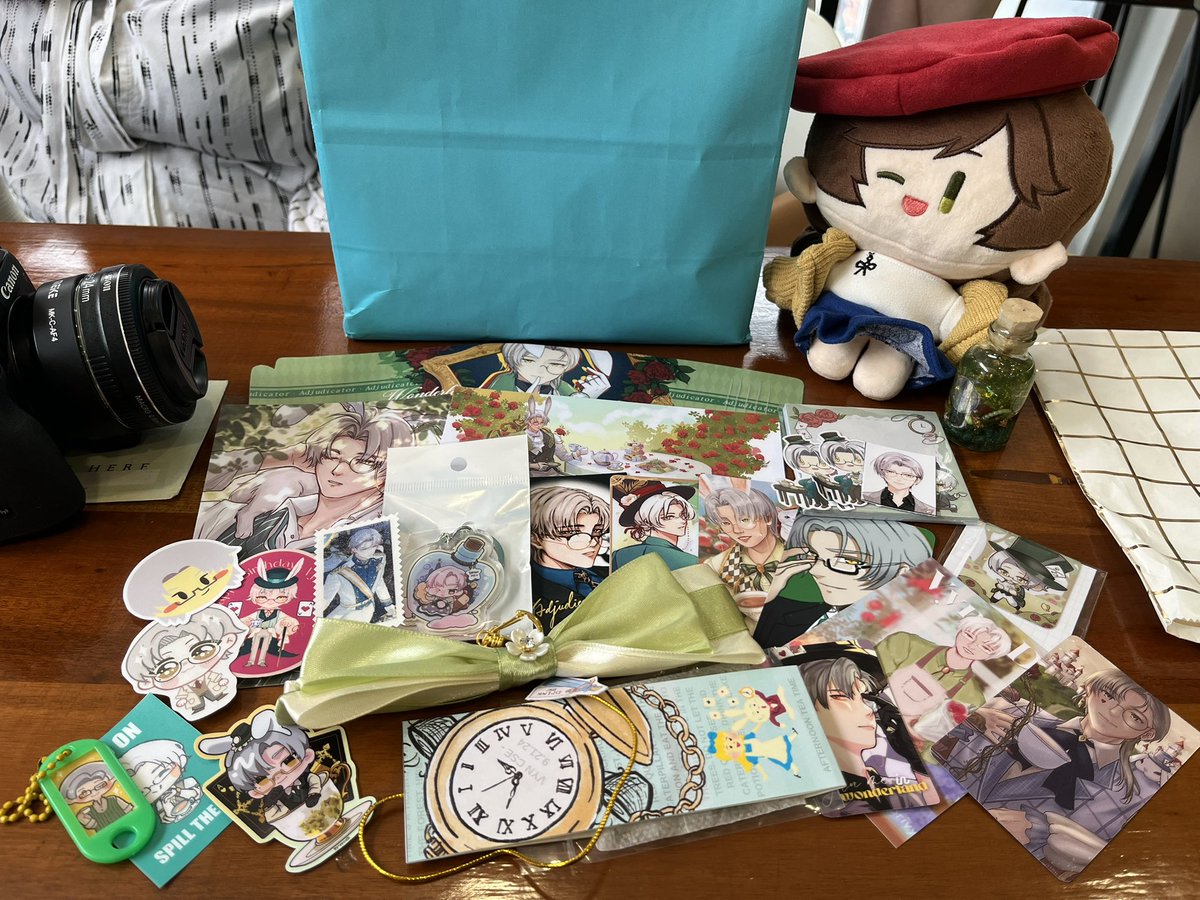 AnaileGarden's tweet photo. Currently here! 💚☕️🐰 https://t.co/0jRSYZIvmu