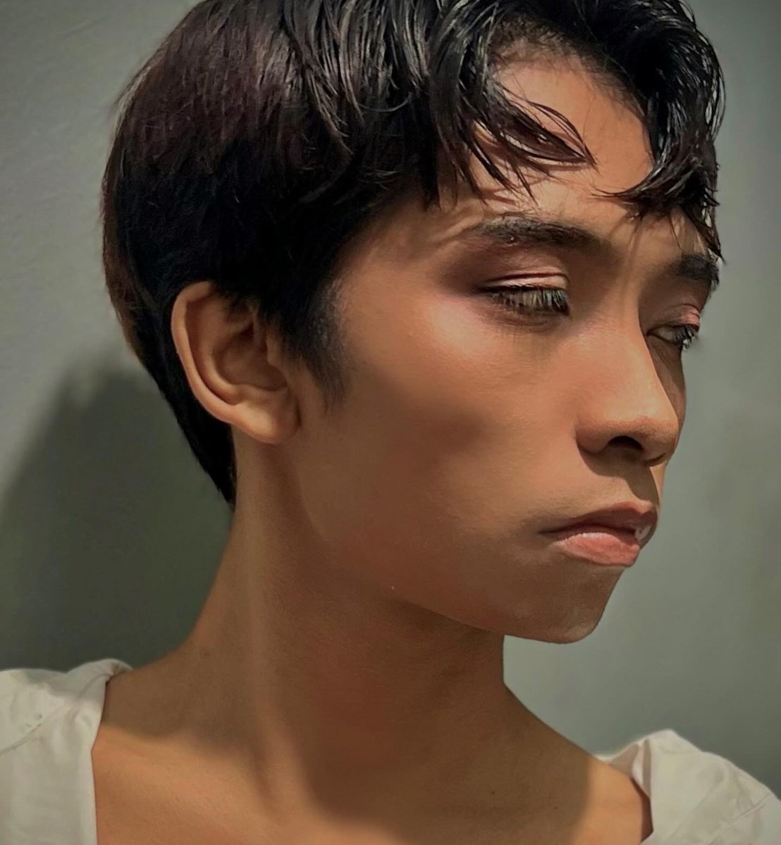 anchorsaur_'s tweet photo. Yung main account ko kasi stan account ko :( https://t.co/c84ao9QtnR