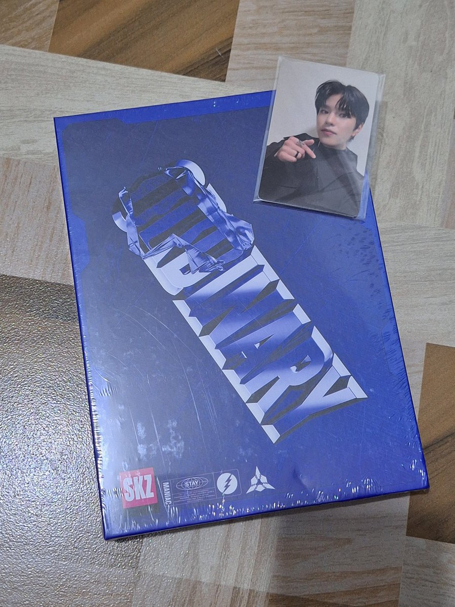 hjcarteu's tweet photo. wts lfb ph only

stray kids skz hyunjin myct yzy r3 set 
qyop for the WHOLE SET
❌ sensitive buyers
dm if buying! (offer only once per buyer)

notes: 
oddinary album is still sealed but have flaws
CAN TINGI items from 2nd-3rd pic, kindly inquire which one https://t.co/S1NPV1vBbs