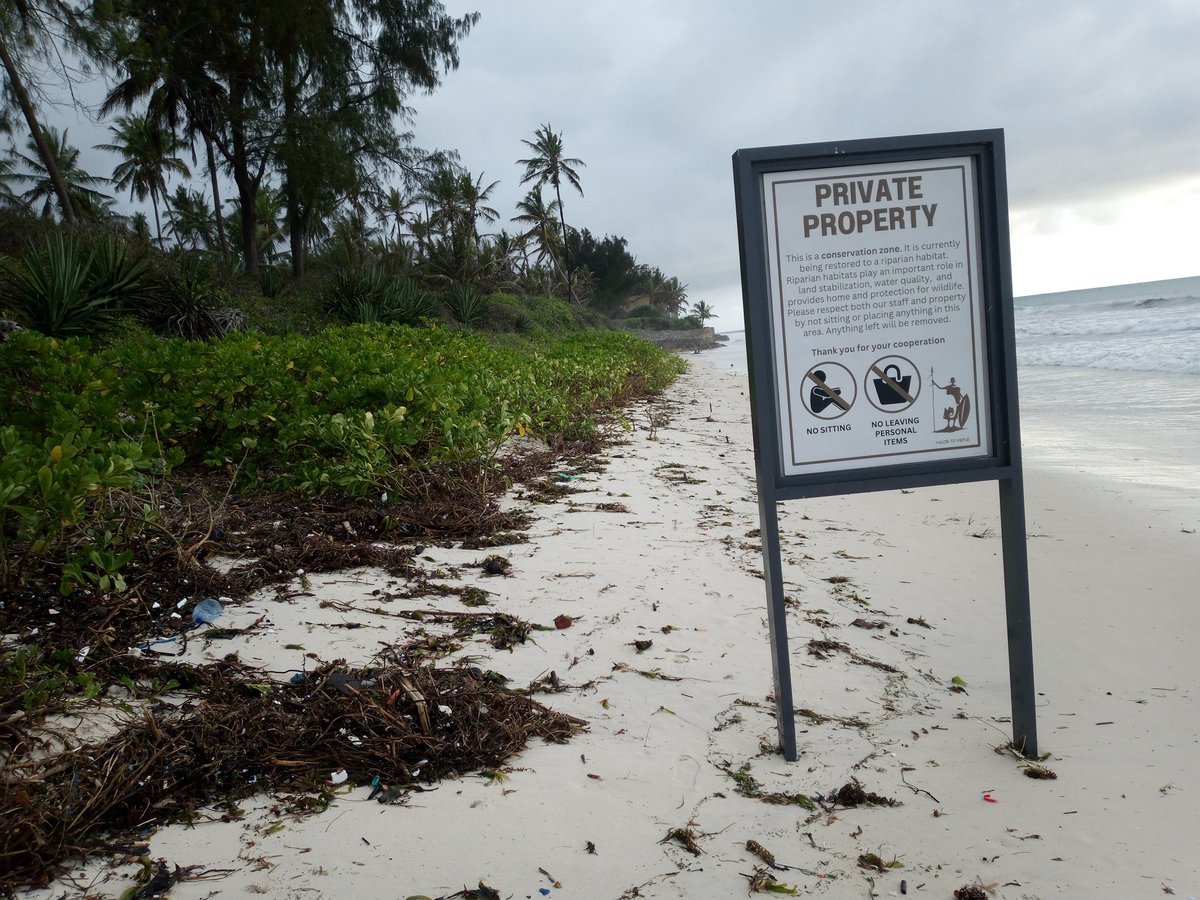 Looks like the Bofa Beach is claiming its land , and then you have a glutton claiming a private shore just after Black Marlin property ...smh #HomeNiKilifi