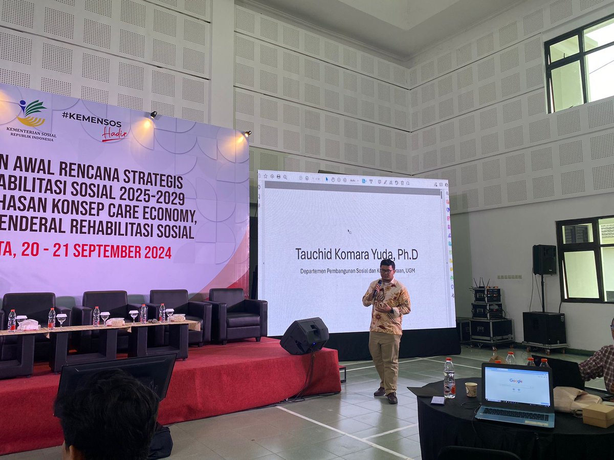 Together with the Department of Social Development and Welfare, UGM, today I have the opportunity to translate and explain the concept of care economy to Ministry of Social Affairs..while advocating the issue as one of the priority of their long-term policy. We will have it soon!