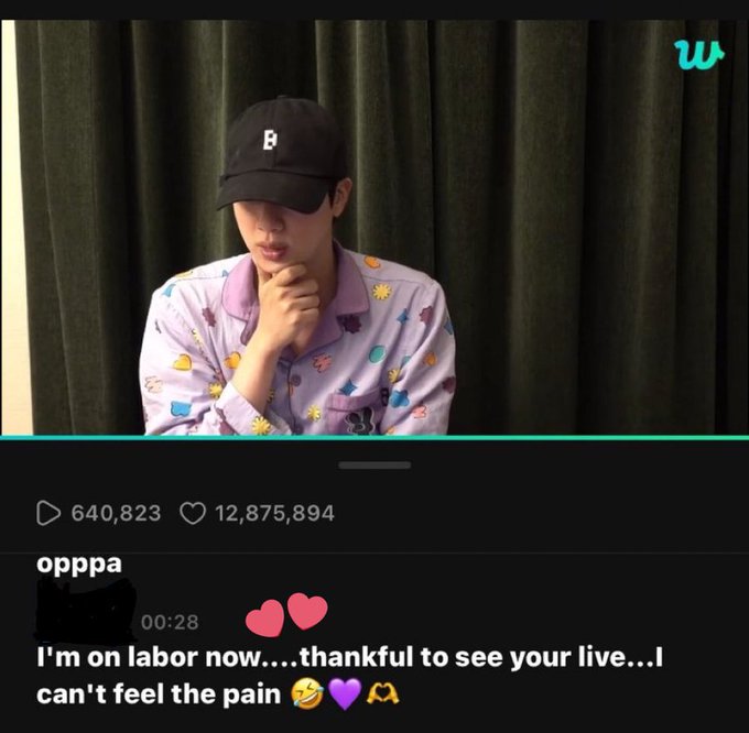 mhereonlyforbts's tweet photo. Apparently an army is about to give birth but is watching seokjin live so she can ease the pain of contractions omg😭😭 https://t.co/X8jil367Uw