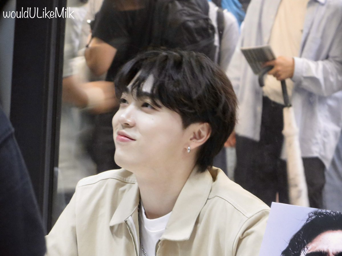 wouldULikeMilk's tweet photo. 240921 사인회 Fansign
서울레코드페어 SeoulRecordFair
#주니 #JUNNY
#서울레코드페어 #서레페 #SRF13 #seoulrecordfair https://t.co/jOivcT6K73