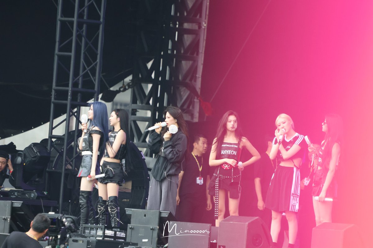 Miaooooos_Ruka's tweet photo. Long time no see you guys

#BABYMONSTERxSingaporeGP
#BABYMONSTER #베이비몬스터 @YGBABYMONSTER_
#SGMONSTIEZ #RUKA #ASA #AHYEON #PHARITA #RAMI #RORA #CHIQUITA #MONSTIEZ #SINGAPOREGP #F1 https://t.co/xNq9kiKhX7