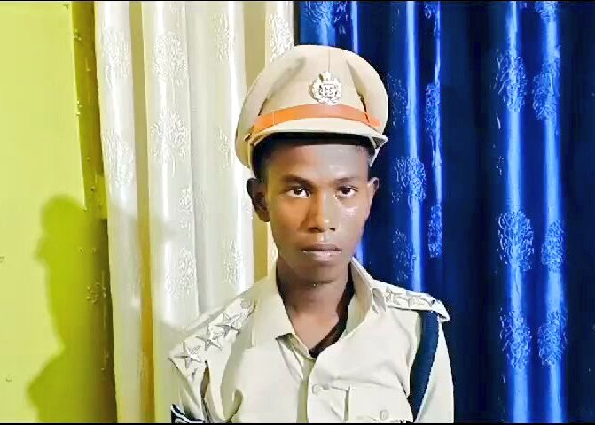 AmarKumar_1's tweet photo. ऐसे लोग भी रहते है ।
#biharpolice_release_anskey https://t.co/Iqzbo2aCnH