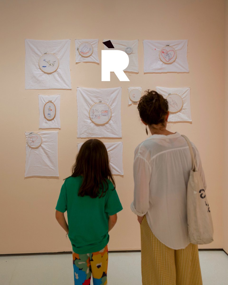 BCNeducadora's tweet photo. 📢 Última oportunitat per veure l'exposició "El viatge: postals de vida" al @MuseuNac_Cat.

L'exposició és una creació de la il·lustradora Nadia Hafid i l'alumnat de l'@insJaumeBalmes en el marc del programa #ENRESiDÈNCiA.

📆 Prorrogada fins al 20/10!

👉 https://t.co/WUaV8zCWp3 https://t.co/mILtvN15ng