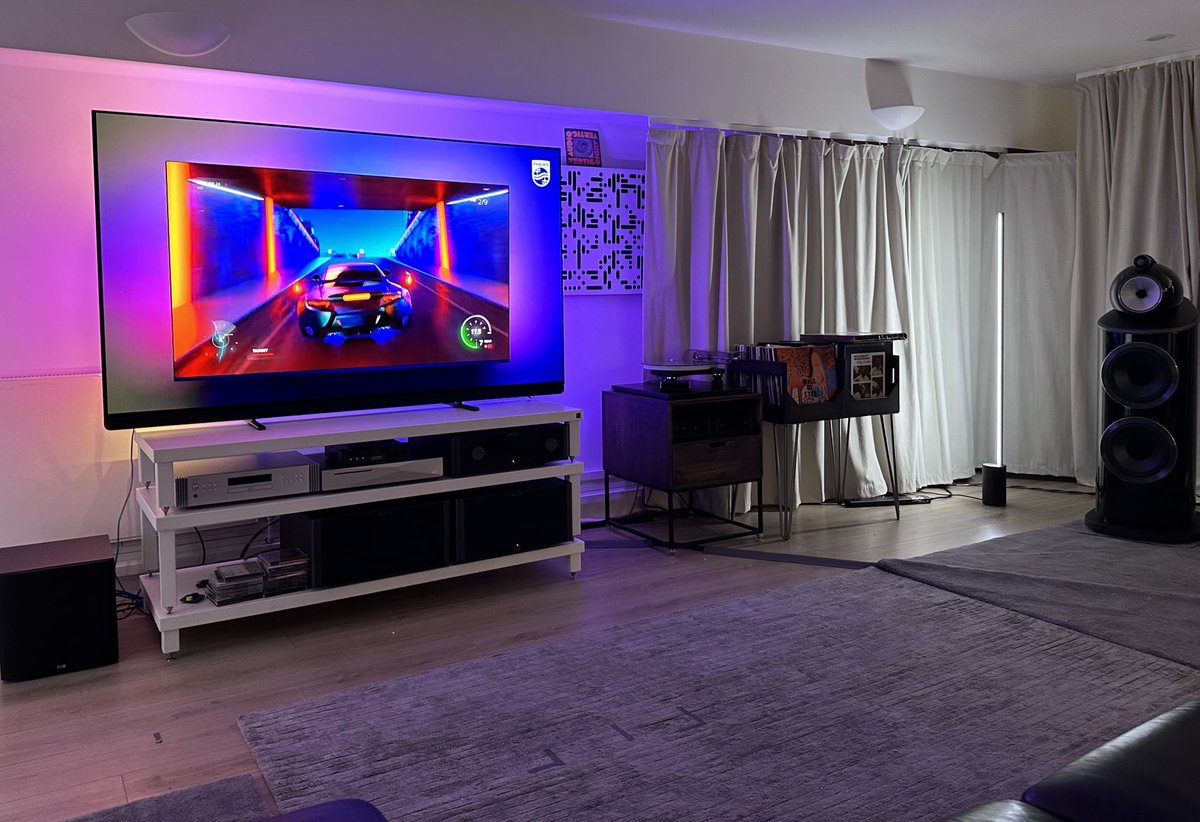 The lovely Philips 77” OLED+909 has just arrived and is available for demo/test on request. ⁦<a href="/TPVision/">TP Vision</a>⁩