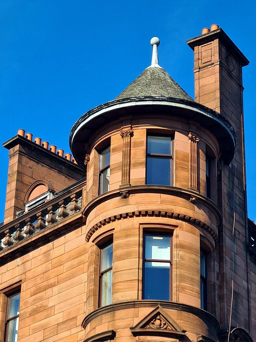 is_glasgow's tweet photo. A classic example of Glaswegian corner tower on an Edwardian Baroque tenement on Woodlands Road near Charing Cross. Built in 1900, it was designed by F. Burnet and Boston.
#glasgow #architecture #tower #windows #tenement #glasgowtenement #cornertower https://t.co/zzg9nq2b9a