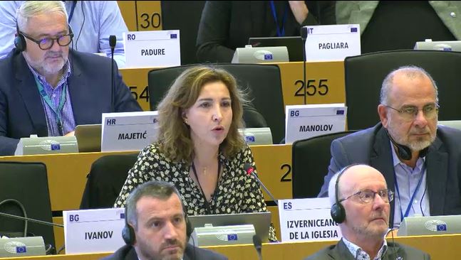 CSOGroupEESC's tweet photo. Information is one of the most powerful tools available to #EUconsumers & businesses. It helps the first to make wise choices & the latter to demonstrate that they are reliable & committed to achieving a fair & socially responsible society @izverniceanu @consumidores #EESCplenary https://t.co/Ii5Qdl4YeG